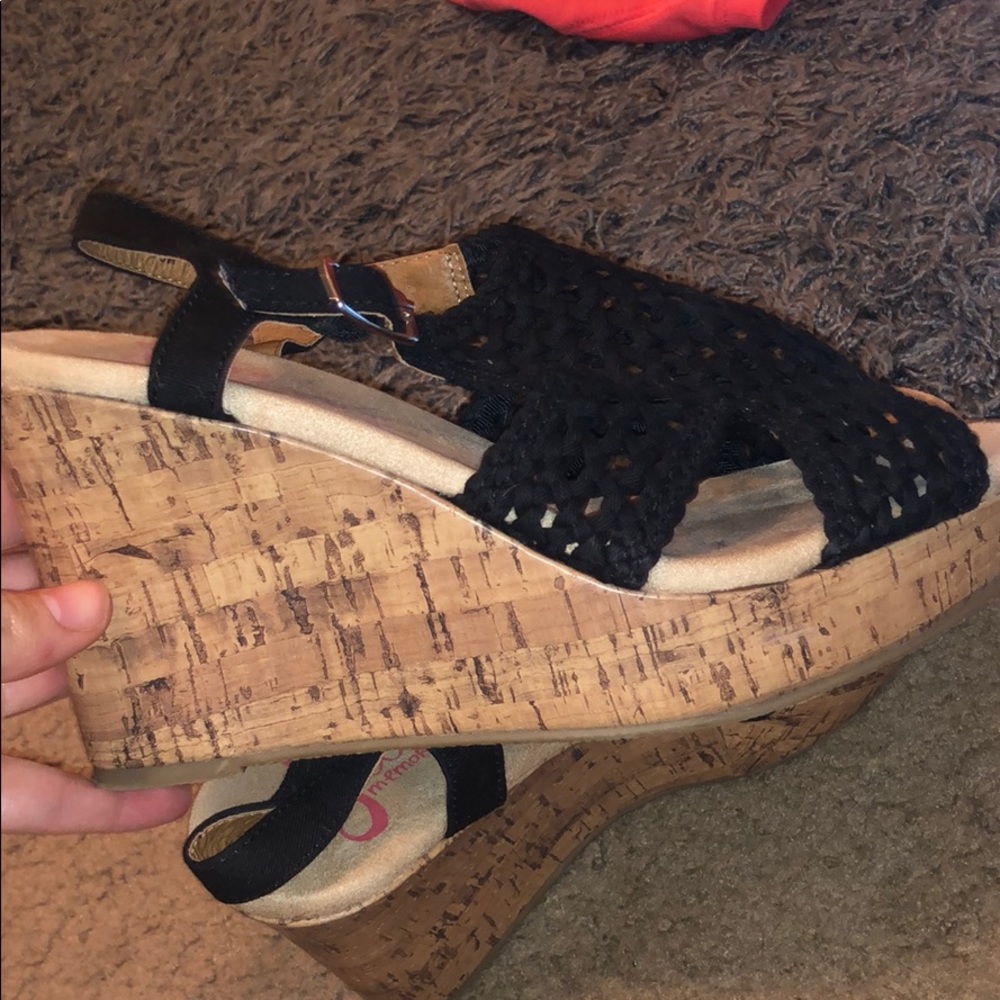 Sandals - Picture 2 of 3